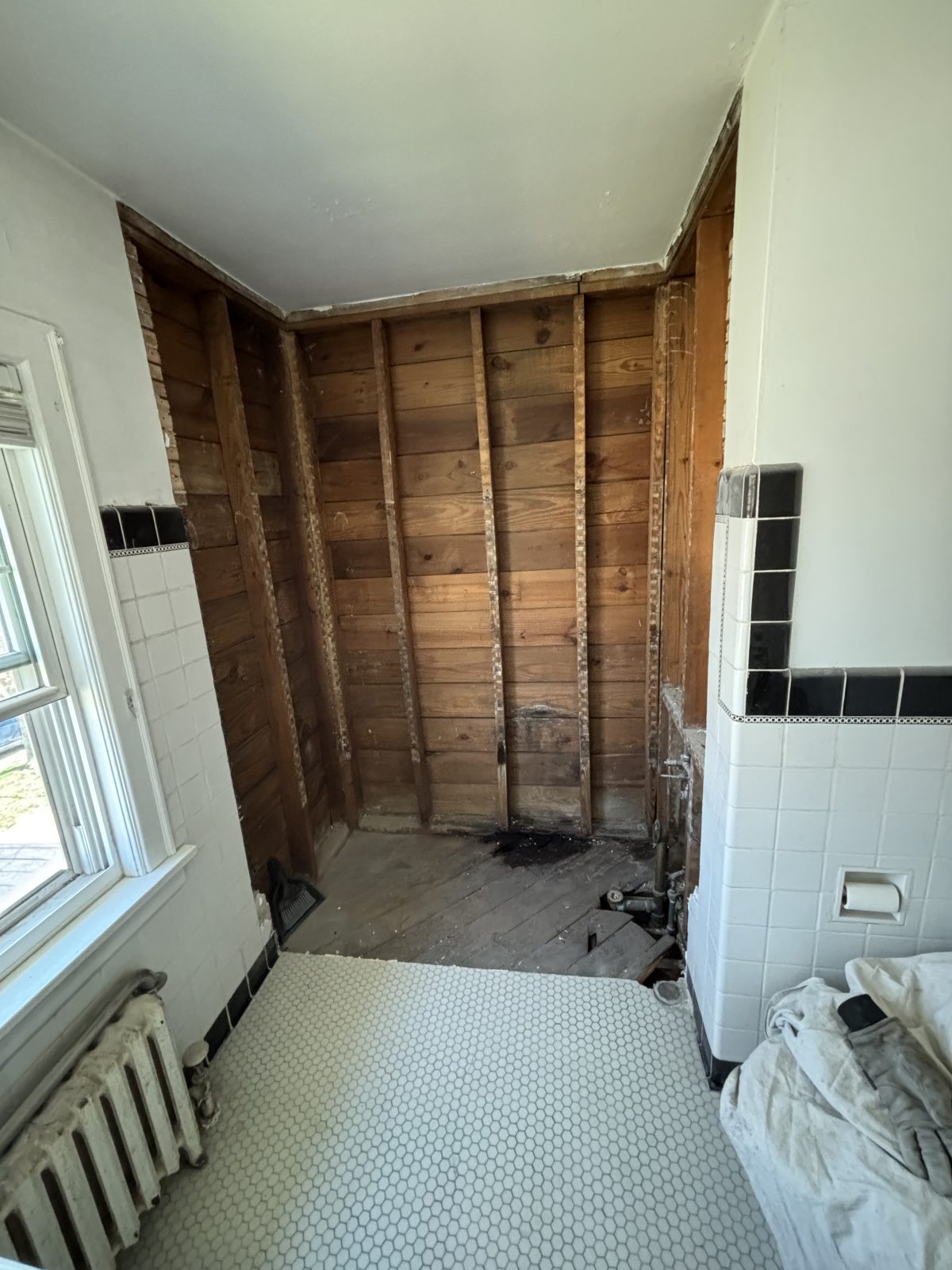 There's a Window in My Tub Alcove. What Happens to It in a Shower Conversion? — Streamline Home Improvement